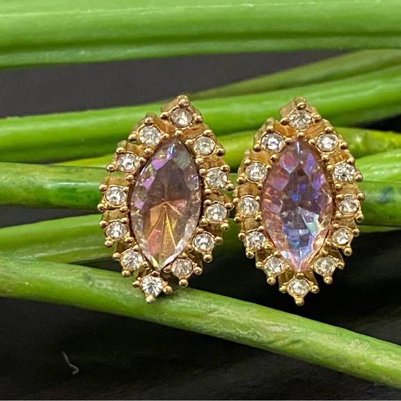 Vintage TARA Signed AB Crystal Aurora Borealis Marquis Navette Clip On Earrings - Picture 6 of 14